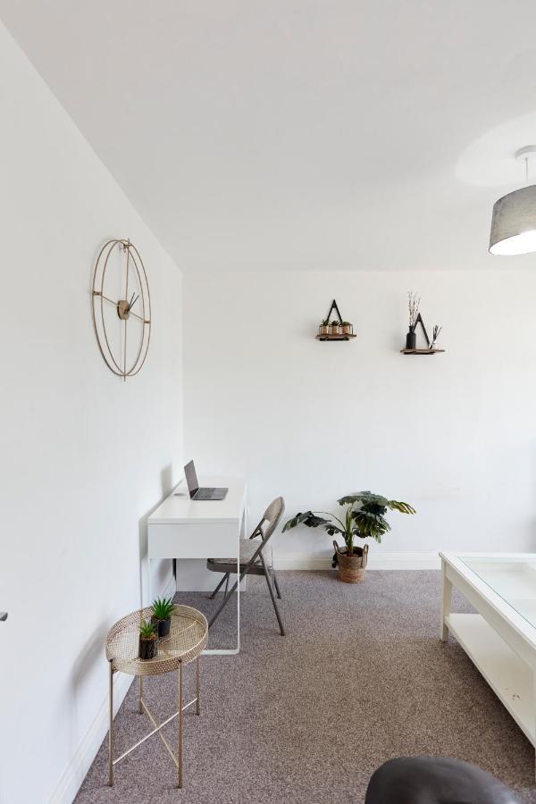 Spacious Home Close To City Centre Location Leeds  Exterior foto