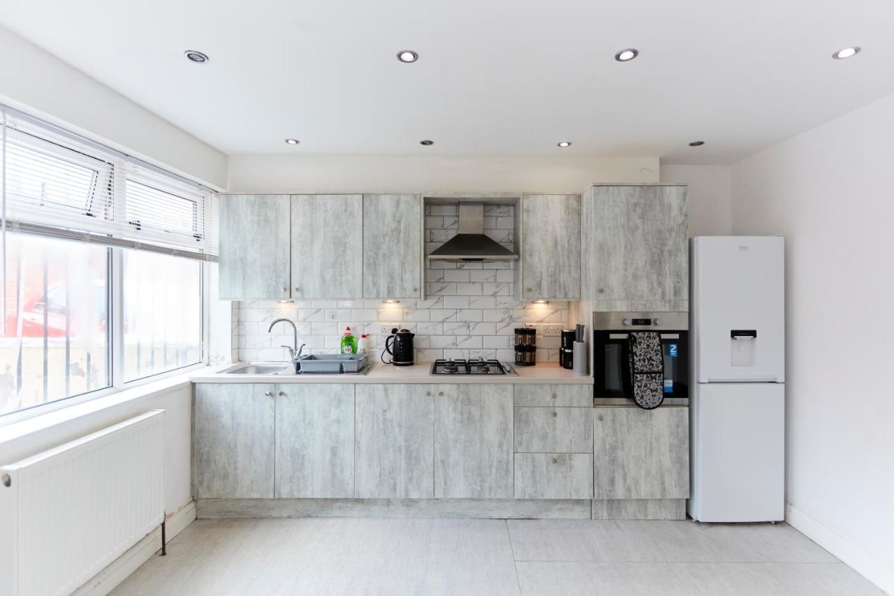 Spacious Home Close To City Centre Location Leeds  Exterior foto