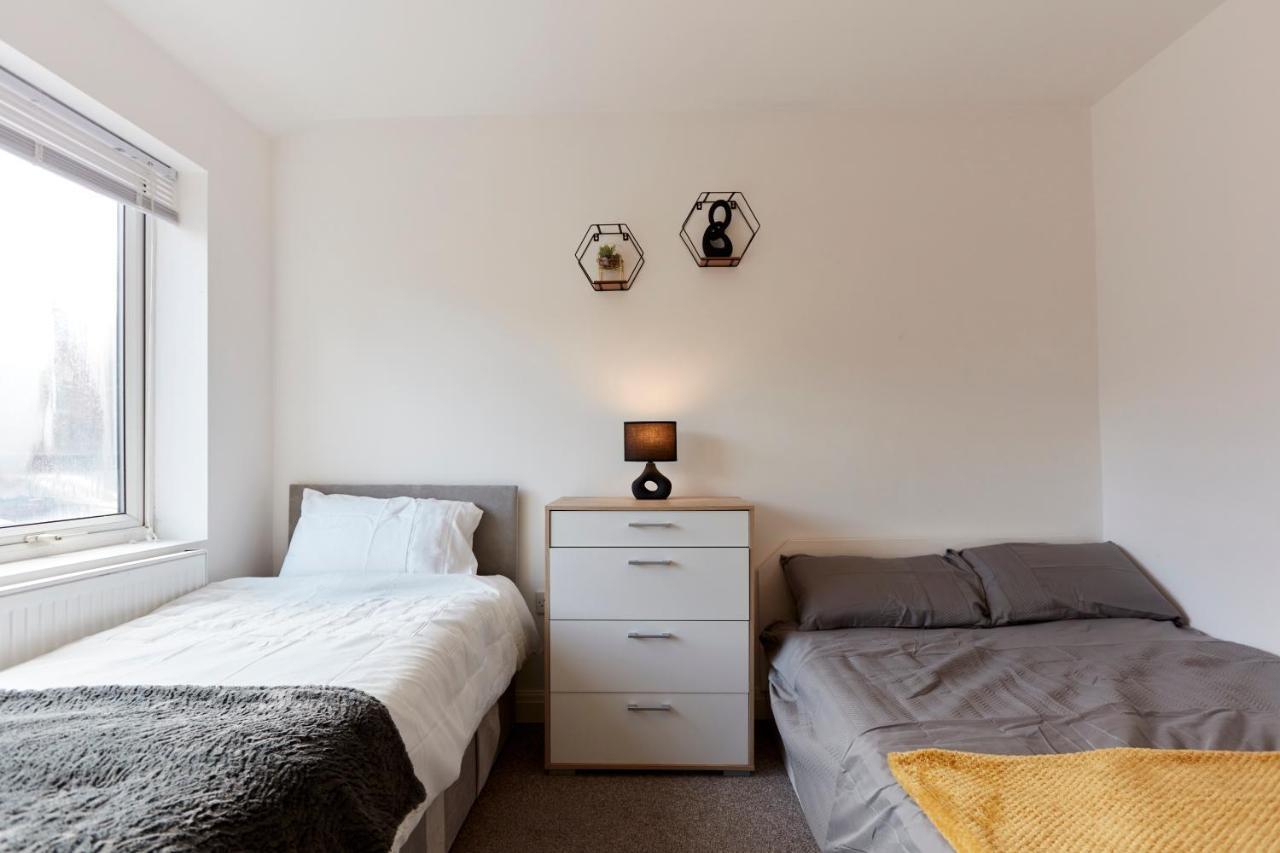 Spacious Home Close To City Centre Location Leeds  Exterior foto