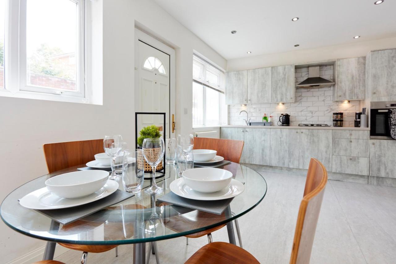 Spacious Home Close To City Centre Location Leeds  Exterior foto