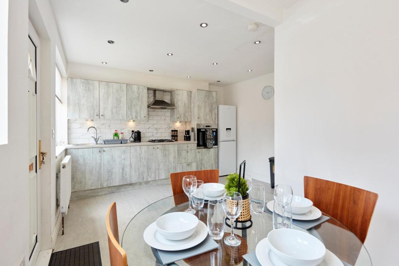 Spacious Home Close To City Centre Location Leeds  Exterior foto